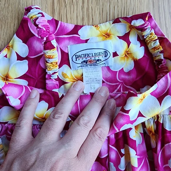 Set of two Hawaiian Dresses - Picture 2 of 3